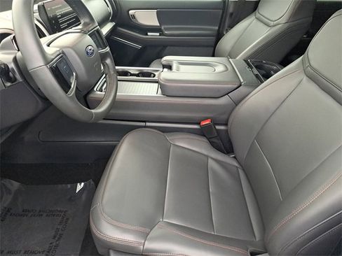 Certified 2025 Ford Expedition Active image 22