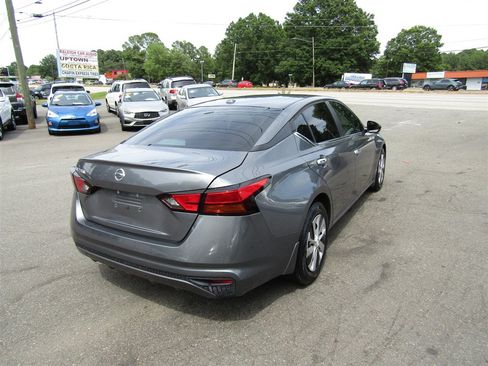 Used 2012 Nissan Altima 3.5 SR w/ Technology Pkg FWD image 35