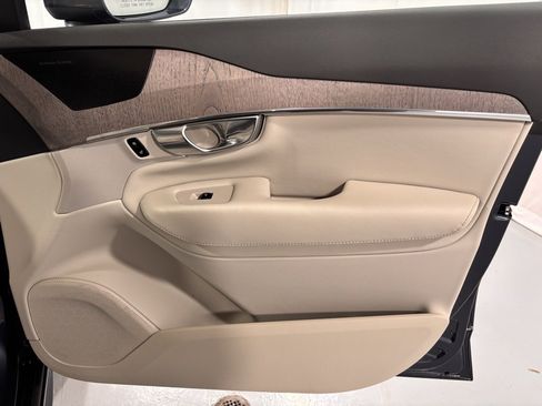 Certified 2023 Volvo XC90 B5 Plus w/ Protection Package image 19