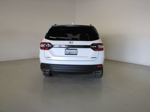 Certified 2025 Honda Pilot Sport image 22