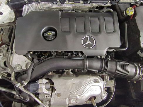 Used 2020 Mercedes-Benz GLB 250 4MATIC image 29