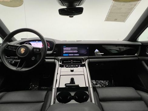 Used 2024 Porsche Panamera image 6