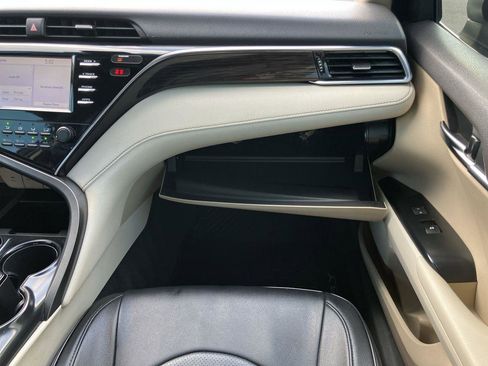 Used 2018 Toyota Camry LE image 15