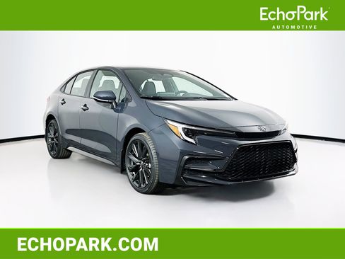 Used 2026 Toyota Corolla SE image 1