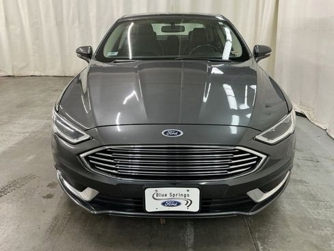 Used 2018 Ford Fusion SE w/ Fusion SE Technology Package image 9