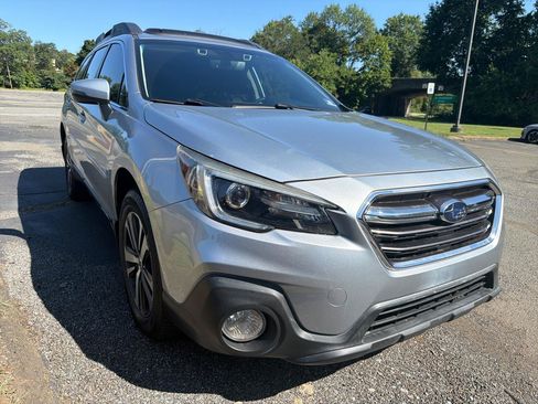 Used 2019 Subaru Outback 3.6R Limited w/ Popular Package #2 AWD/4WD image 3