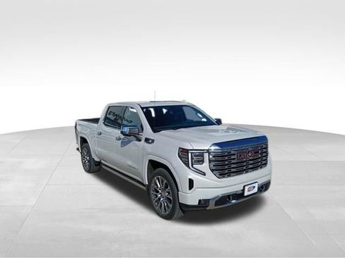Used 2025 GMC Sierra 1500 Denali w/ Denali Reserve Package AWD/4WD image 7