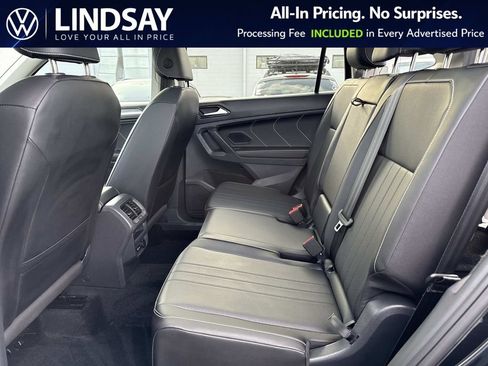 Used 2023 Volkswagen Tiguan SE w/ Panoramic Sunroof Package image 11