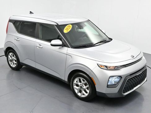 Used 2020 Kia Soul S FWD image 34