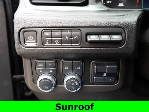 Used 2021 GMC Yukon Denali w/ Denali Ultimate Package AWD/4WD image 22