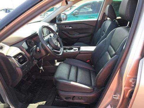 Used 2023 Nissan Rogue SL AWD/4WD image 6