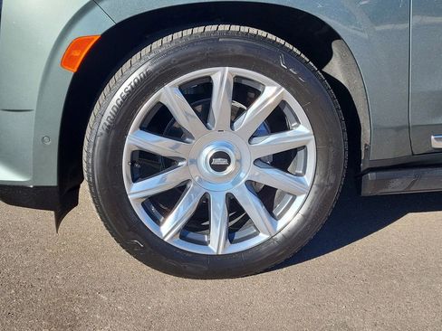 Certified 2024 Cadillac Escalade Premium Luxury Platinum image 8