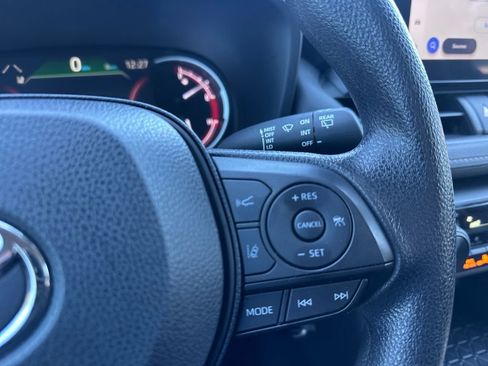 Used 2025 Toyota RAV4 LE image 29