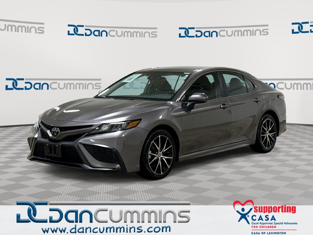 Used 2024 Toyota Camry SE FWD image 1
