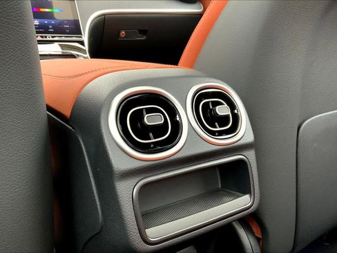 Certified 2025 Mercedes-Benz C 300 4MATIC Sedan image 22