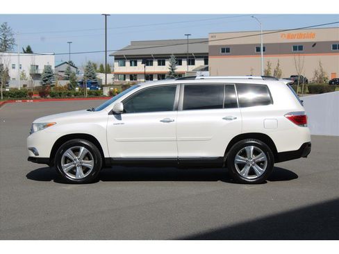 Used 2013 Toyota Highlander Limited AWD/4WD image 2
