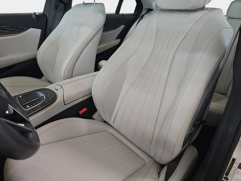 Used 2022 Mercedes-Benz E 350 Sedan image 17
