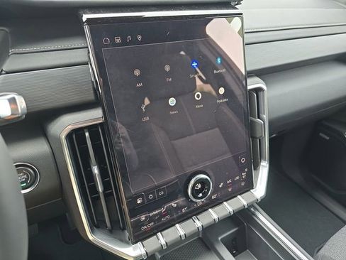 New 2025 GMC Acadia Elevation image 13