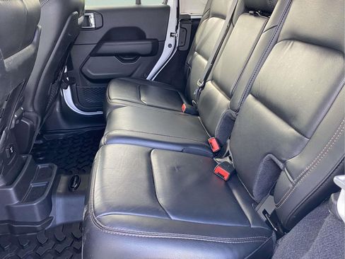 Used 2021 Jeep Wrangler Unlimited Rubicon AWD/4WD image 12