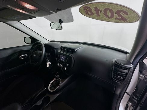 Used 2018 Kia Soul FWD image 32