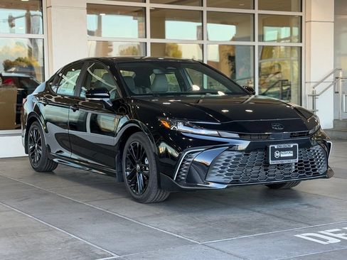 Used 2026 Toyota Camry SE w/ Multimedia Upgrade Package FWD image 7