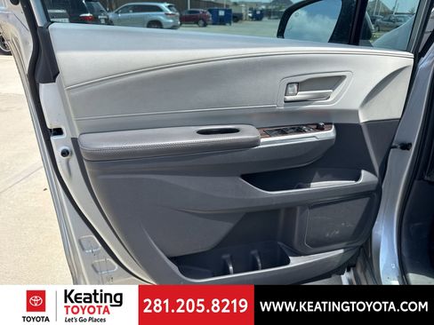 Certified 2023 Toyota Sienna LE FWD image 10