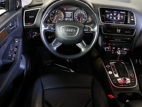 Used 2017 Audi Q5 2.0T Premium Plus w/ Technology Package AWD/4WD image 3