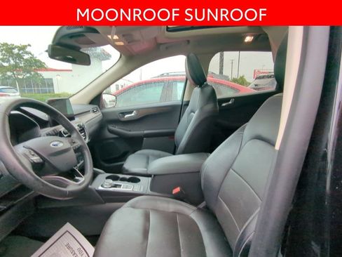 Used 2020 Ford Escape Titanium w/ Titanium Premium Package 2.0 AWD/4WD image 6