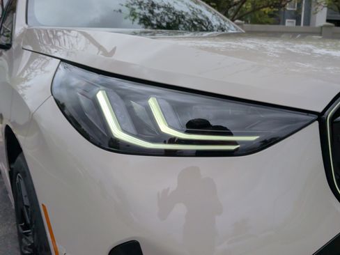 Used 2026 BMW X3 xDrive30 image 11