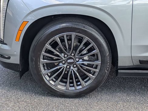 Certified 2025 Cadillac Escalade Sport Platinum w/ LPO, Floor Liner Package AWD/4WD image 12