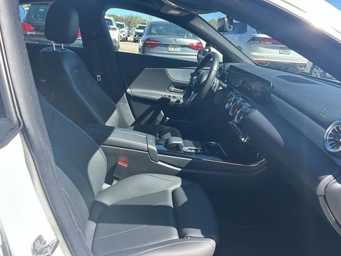 Used 2023 Mercedes-Benz CLA 250 image 32