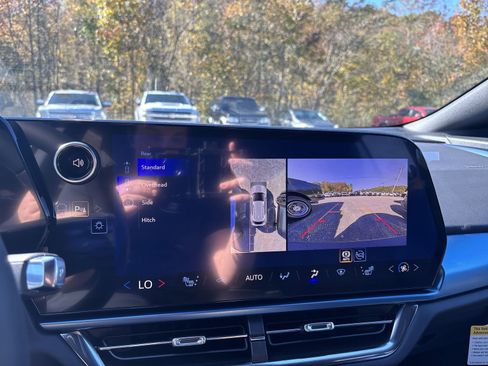 New 2026 Chevrolet Equinox EV LT image 20