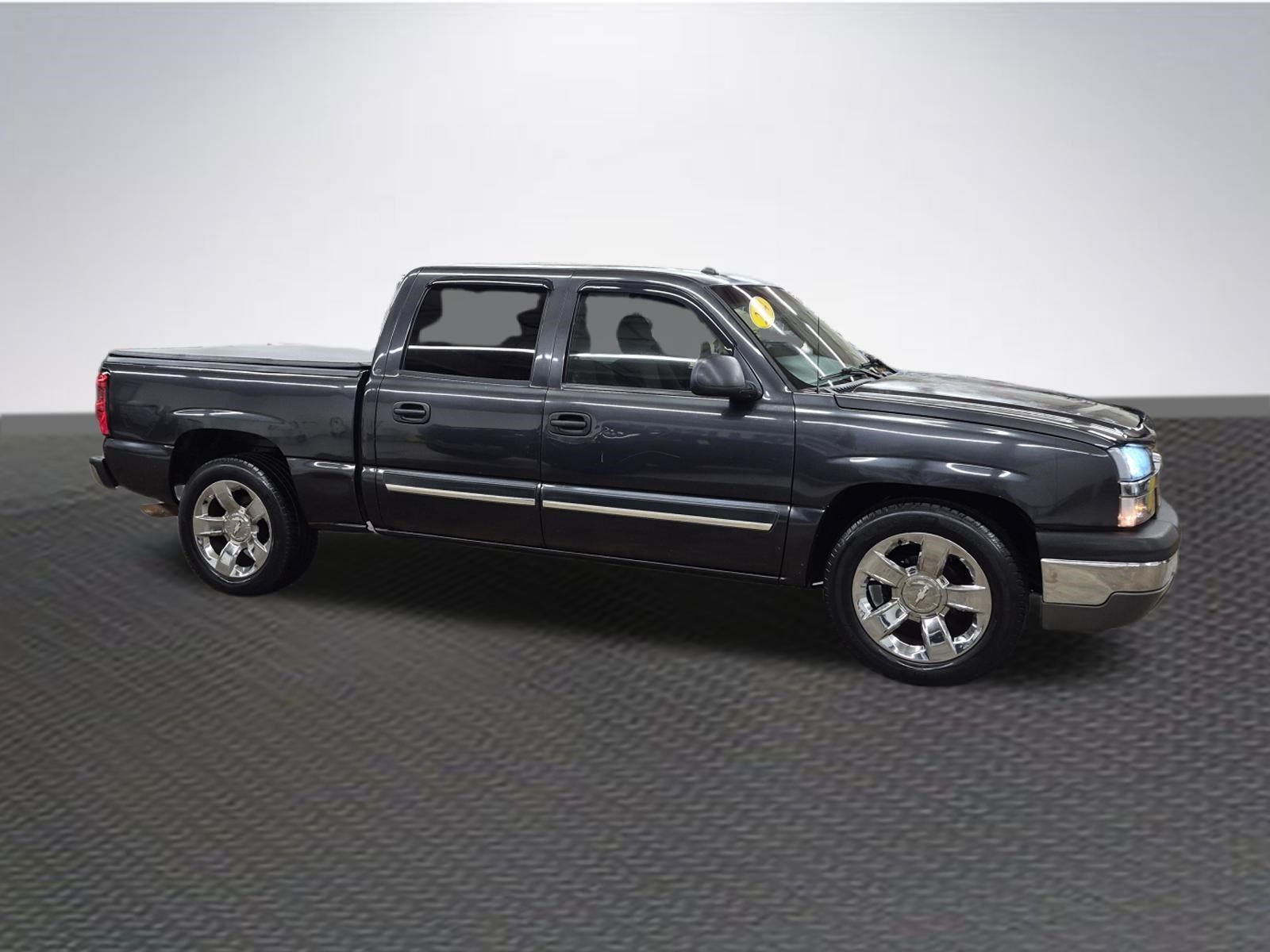 Used 2004 Chevrolet Silverado 1500 LS RWD image 2