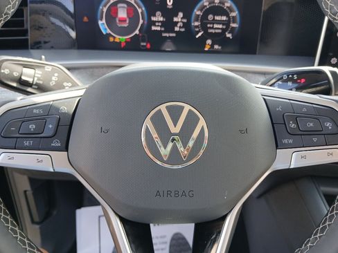 Used 2025 Volkswagen Tiguan S w/ 18" Wheel Package FWD image 16