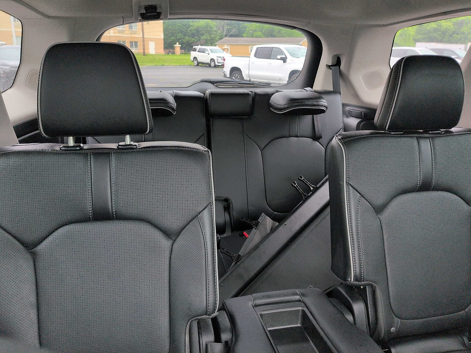 Used 2024 Honda Pilot Elite image 11