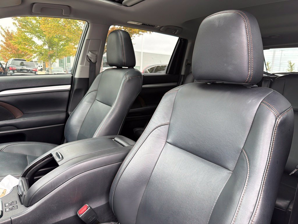 Used 2019 Toyota Highlander XLE AWD/4WD image 9