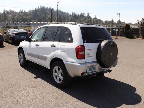 Used 2004 Toyota RAV4 4WD image 7