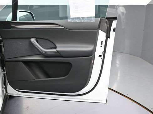Used 2023 Tesla Model X image 33