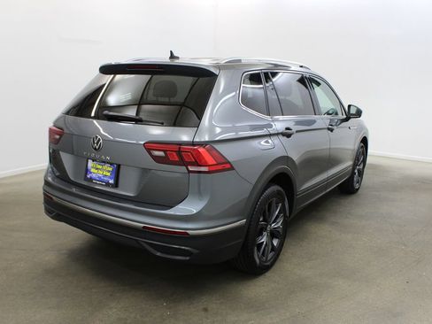 Used 2022 Volkswagen Tiguan SE FWD image 5