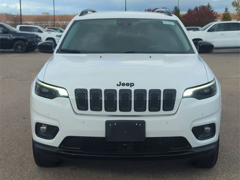 Used 2023 Jeep Cherokee Altitude Lux image 8