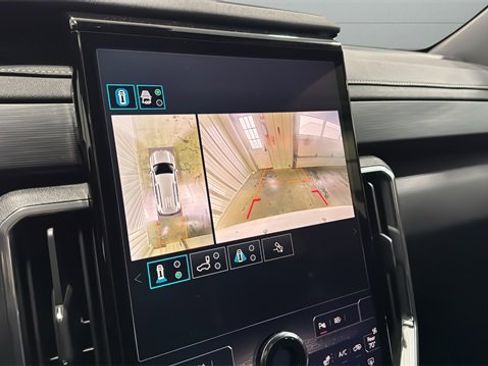 Used 2025 GMC Acadia Elevation image 17