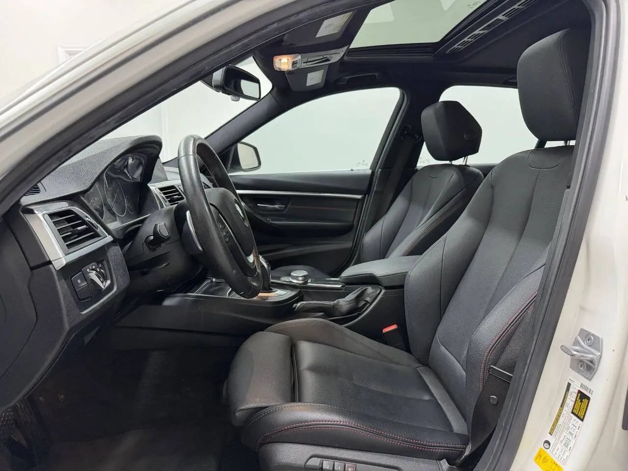 Used 2017 BMW 330i Sedan RWD image 11