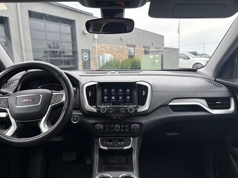 Used 2024 GMC Terrain SLT AWD/4WD image 10