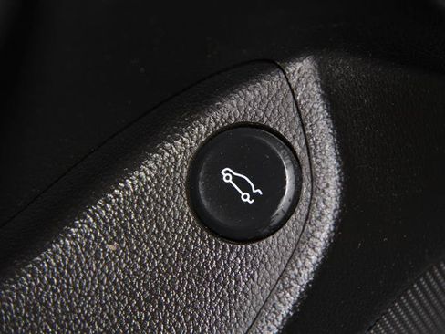 Used 2018 Chevrolet Cruze LT FWD image 16