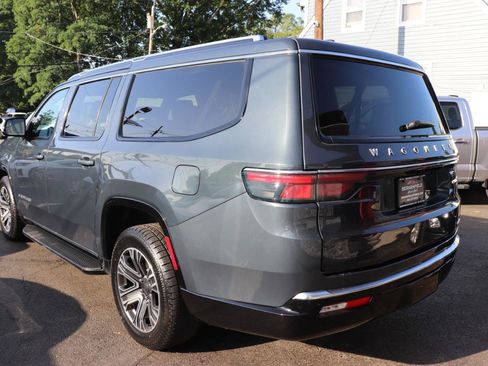 Used 2024 Jeep Wagoneer L Series II w/ Flexible Seating Group AWD/4WD image 3
