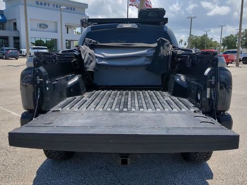 Used 2021 Toyota Tacoma TRD Off-Road AWD/4WD image 13