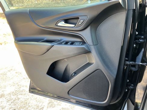 Used 2018 Chevrolet Equinox LT image 14