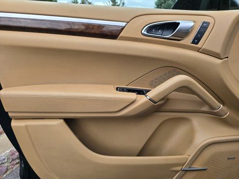 Used 2013 Porsche Cayenne image 12