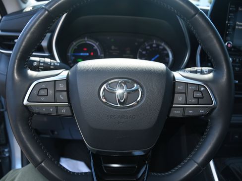 Used 2020 Toyota Highlander Limited image 14