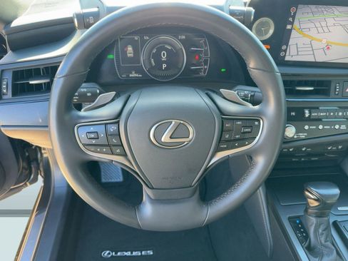 Used 2022 Lexus ES 300h w/ Premium Package image 16